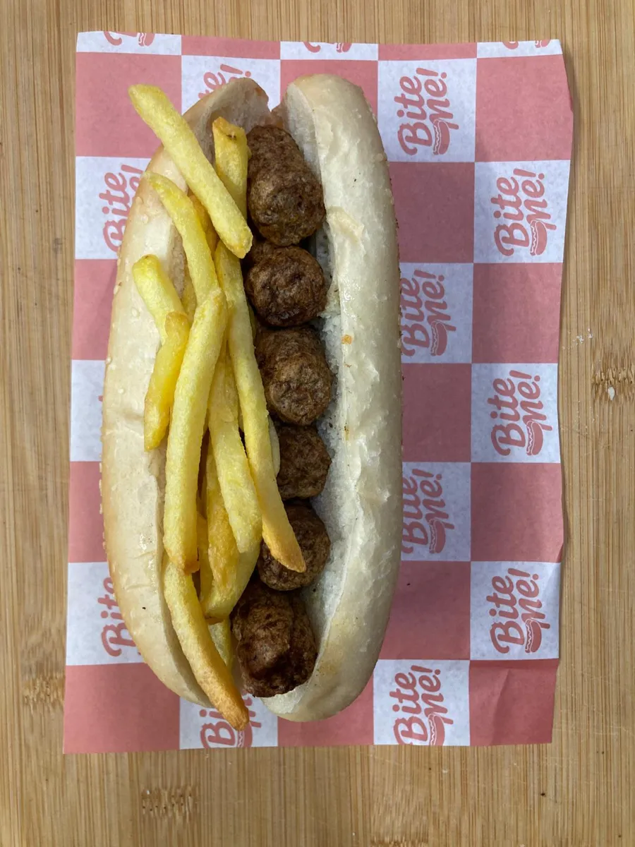 Köfte sandviç, Bite Me! kareli kağıt üzerinde